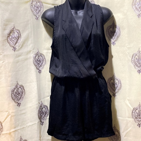 A 3+1 BLACK POLYESTER ROMPER SZ LAPELS COLLAR CRISSCROSS BODICE V-NECK - Picture 1 of 12